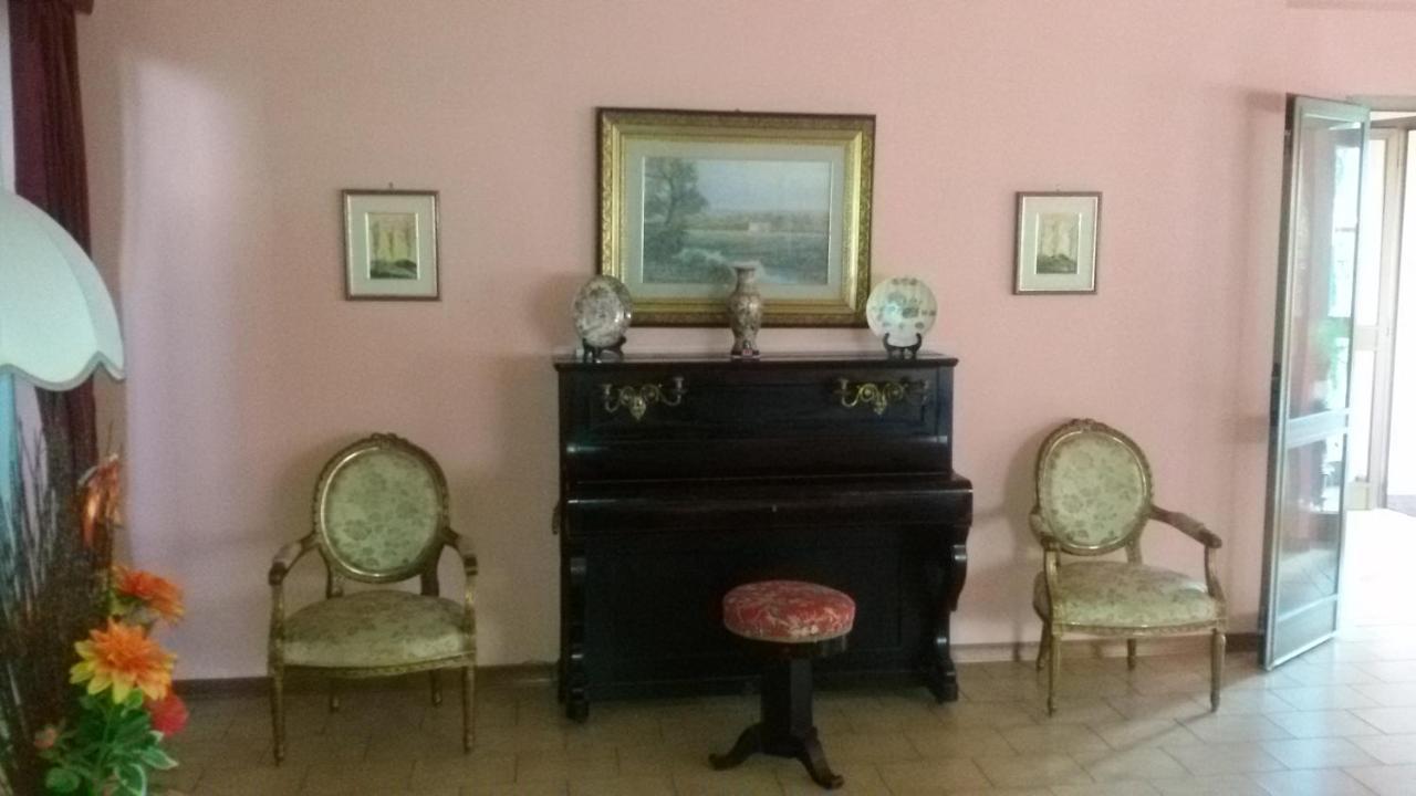Hotel Le Vigne Contigliano エクステリア 写真