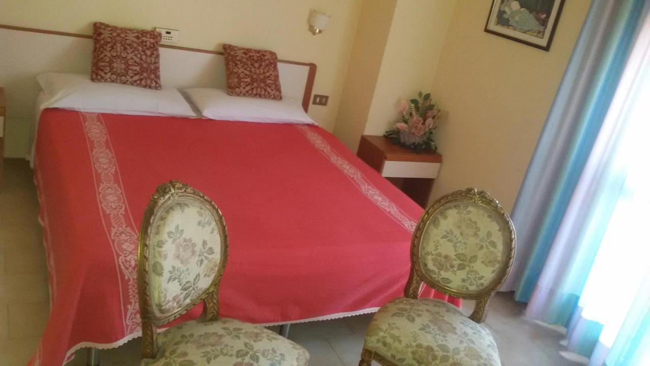 Hotel Le Vigne Contigliano エクステリア 写真
