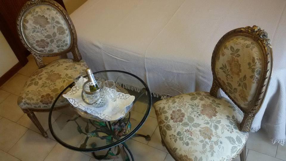 Hotel Le Vigne Contigliano エクステリア 写真