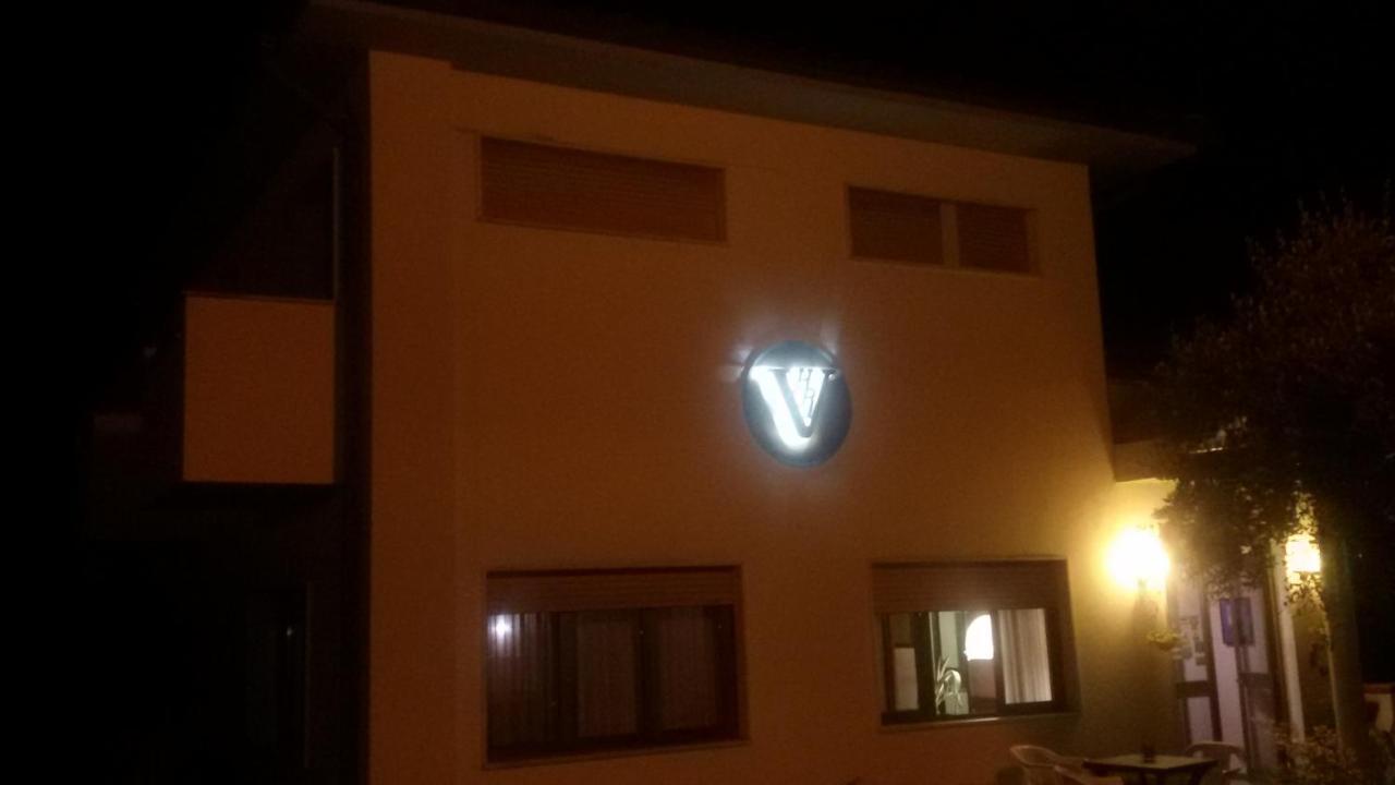Hotel Le Vigne Contigliano エクステリア 写真
